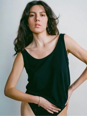 OZMA Black Scoop Neck Tank Top Regen silk XS Black